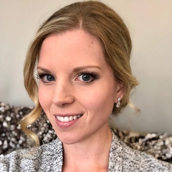 Meet your Posher, Danielle - Picture 1 of 1